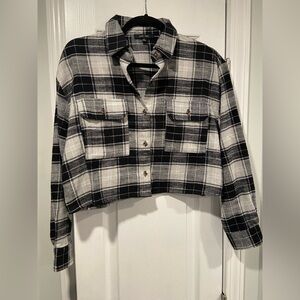 NWT Tilly’s Love Tree Size S Black White Plaid Cropped Flannel Button Down Shirt